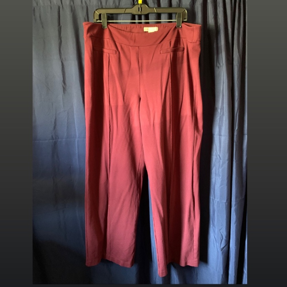 ⭐️SALE⭐️ Maroon Capris